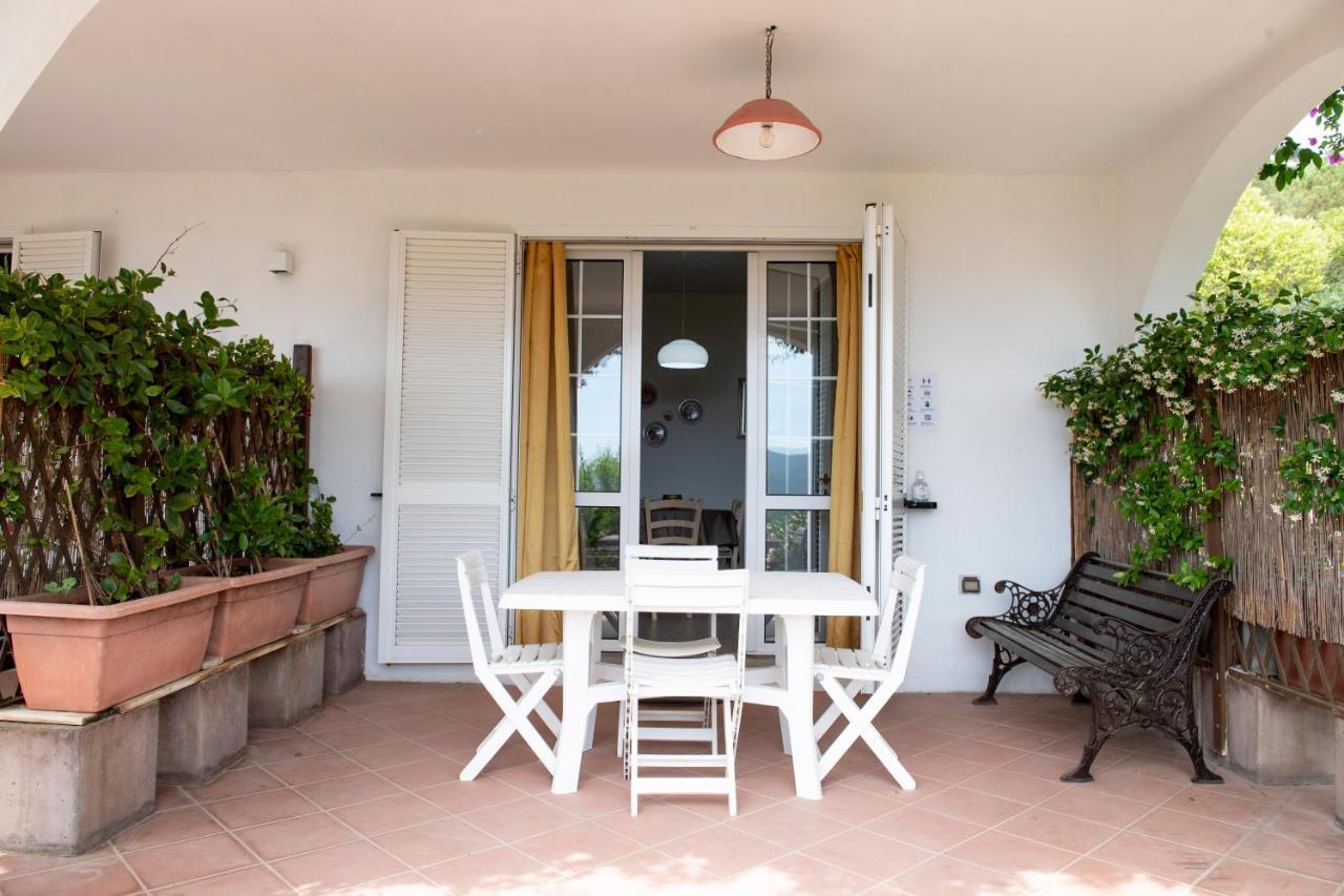 La Palazzina nel Verde Casa Alzi Esterno foto