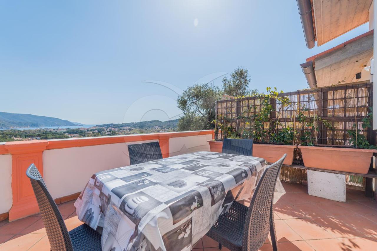 La Palazzina nel Verde Casa Alzi Esterno foto