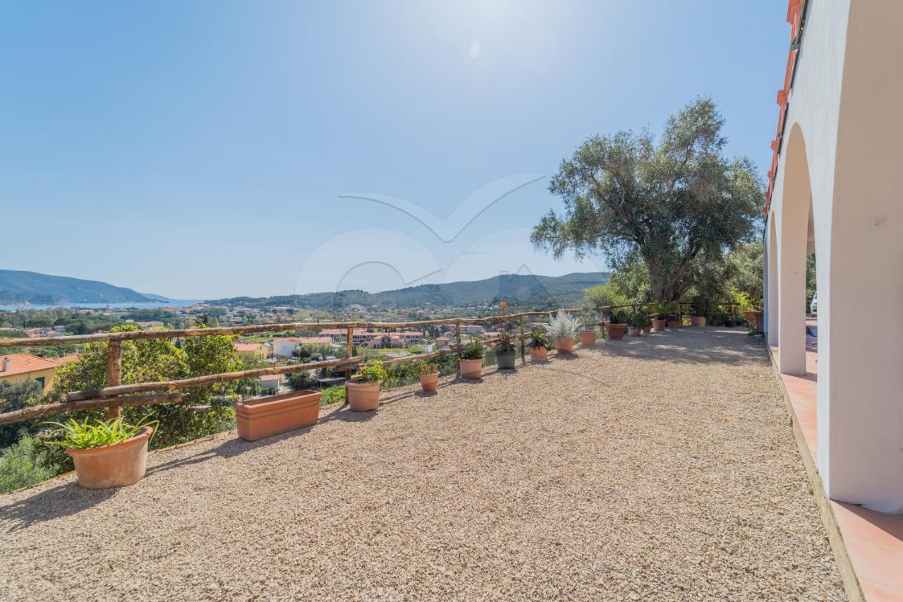La Palazzina nel Verde Casa Alzi Esterno foto