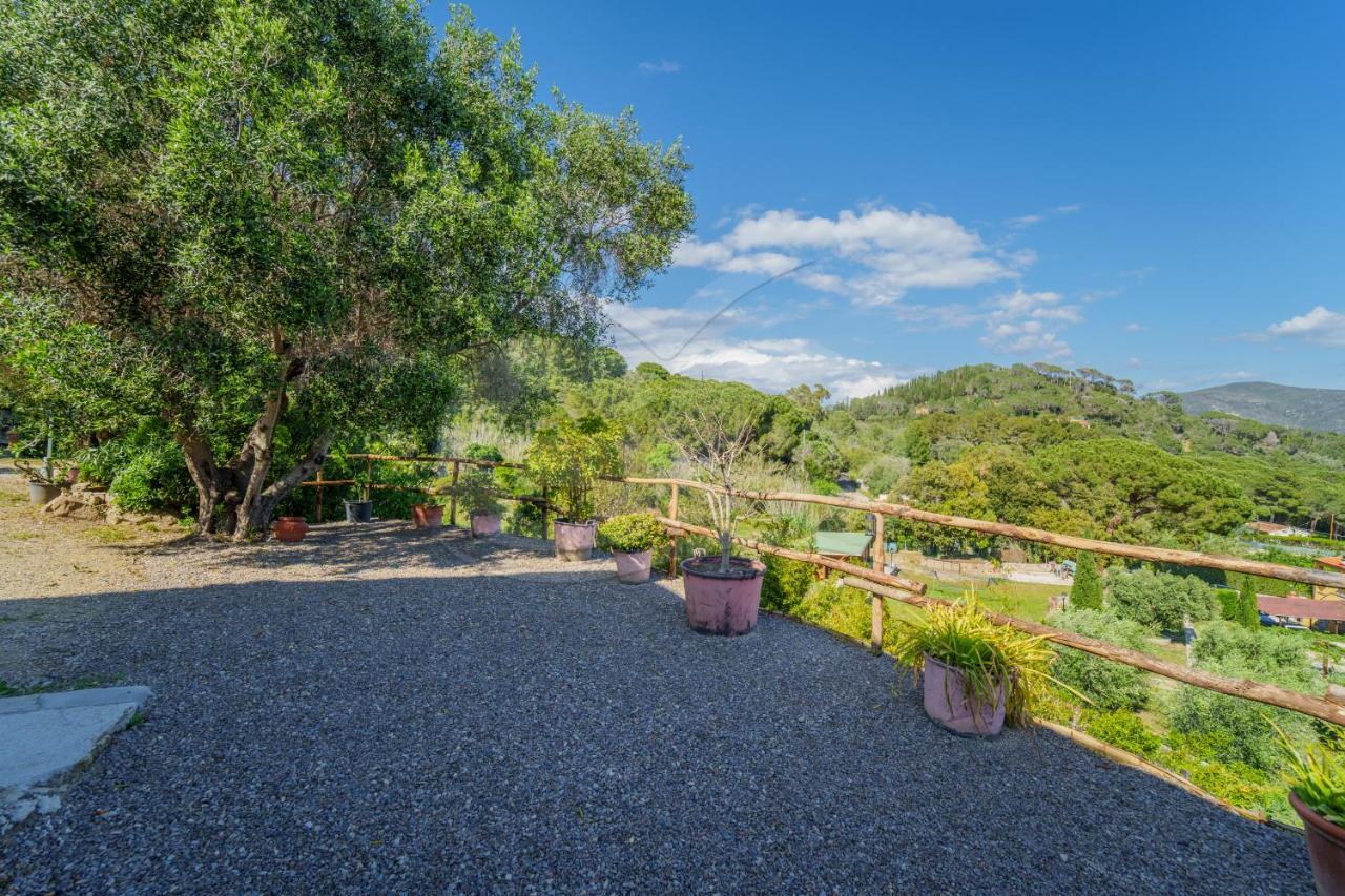 La Palazzina nel Verde Casa Alzi Esterno foto