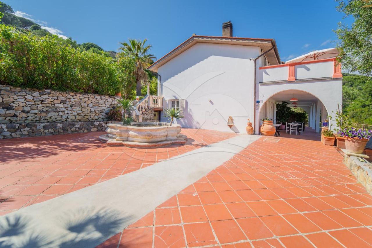 La Palazzina nel Verde Casa Alzi Esterno foto